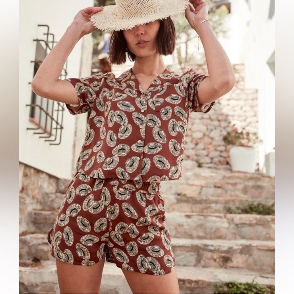 Marine Layer Hat Pattern Shirt - image 1